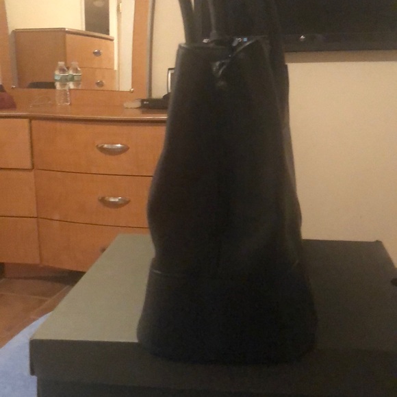 Handbag - Picture 2 of 5